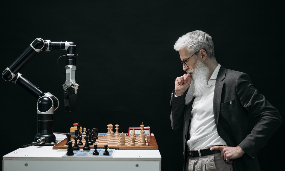 Partida de ajedrez entre humano y robot